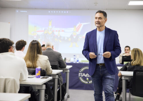 Enrique Tomás imparte sesión sobre emprendimiento en ITAérea Madrid